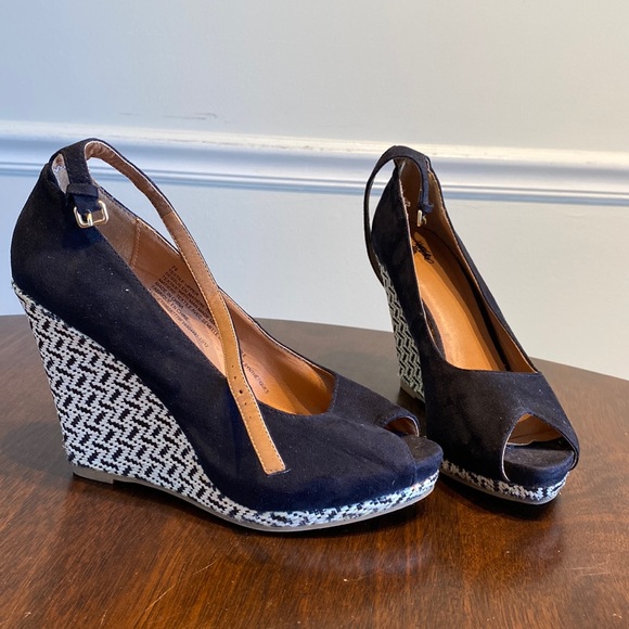 Target brand wedge heel with ankle strap - Picture 1 of 5